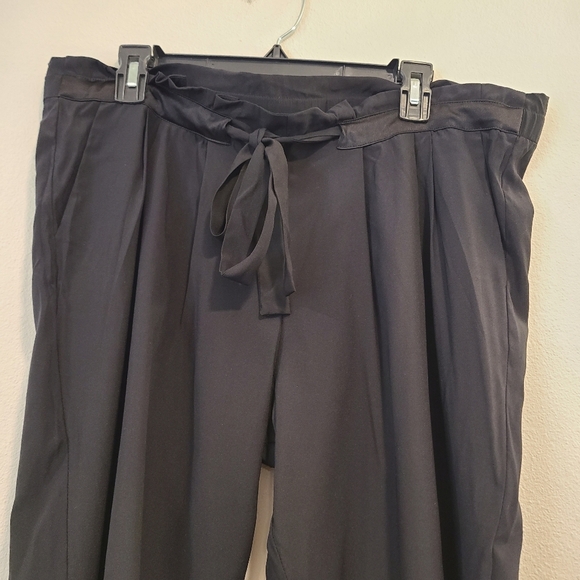 Ramy Brook Allyn Black Silk Paperbag Waist Cropped Pants - Picture 5 of 8